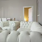 Aura Apartment *