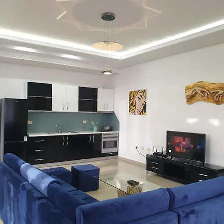 Aura * Tirana