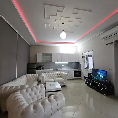Aura Tirana
