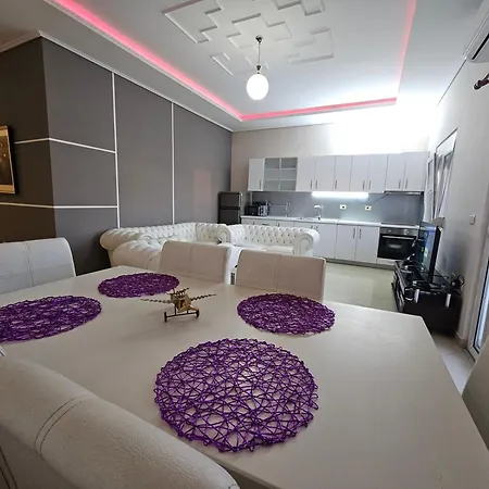 Aura Apartment *