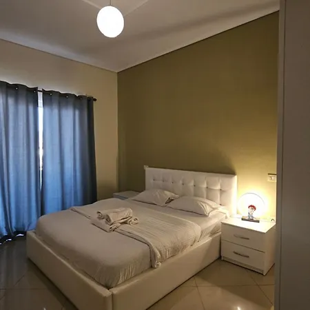 Aura * Tirana